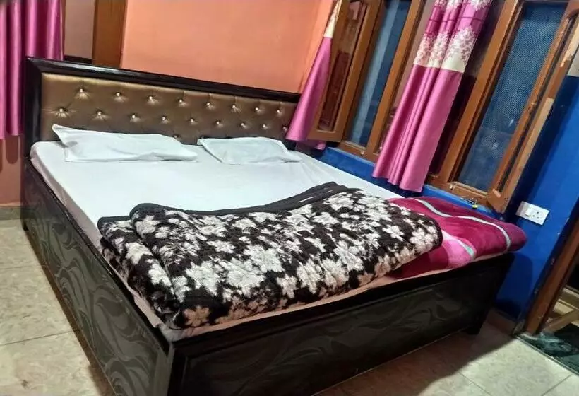 ホテル Spot On Navrang Sweets , Home Stay And Restaurant