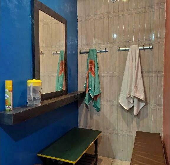 فندق Spot On Navrang Sweets , Home Stay And Restaurant