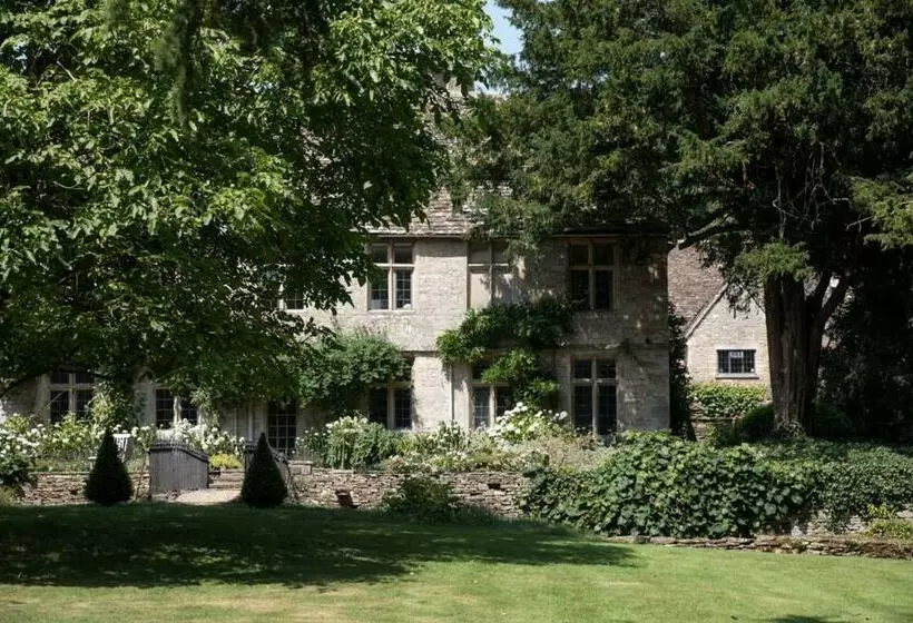 The Butlers Bungalow Beverston Castle