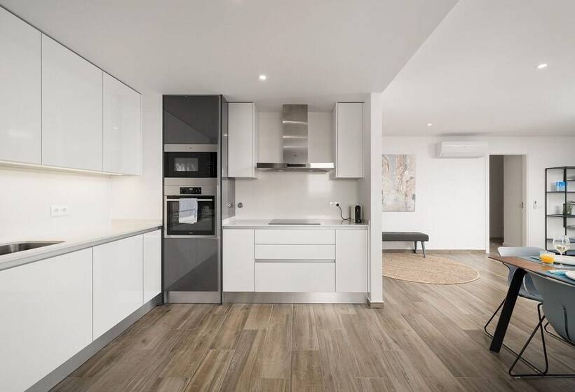 Arade Riverview Deluxe Apartment By Ideal Homes