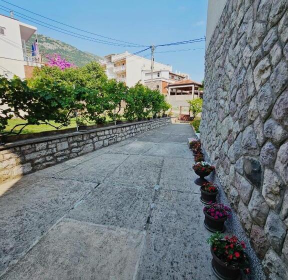 پانسیون Apartmani Mim