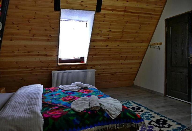 پانسیون Roua De Sub Creasta