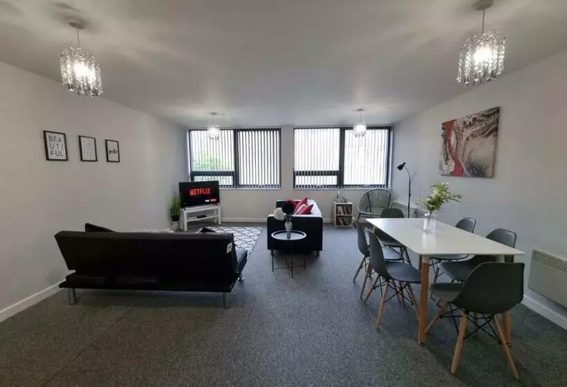 Spacious City Centre Apartment