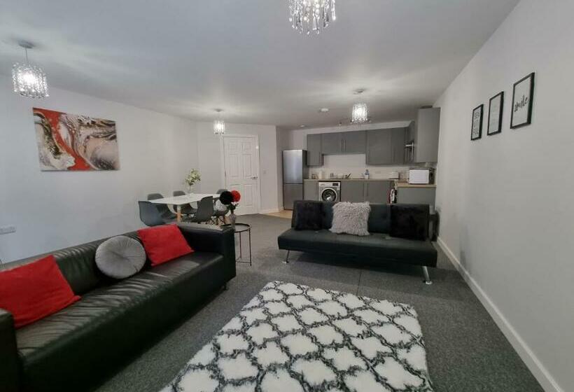 Spacious City Centre Apartment