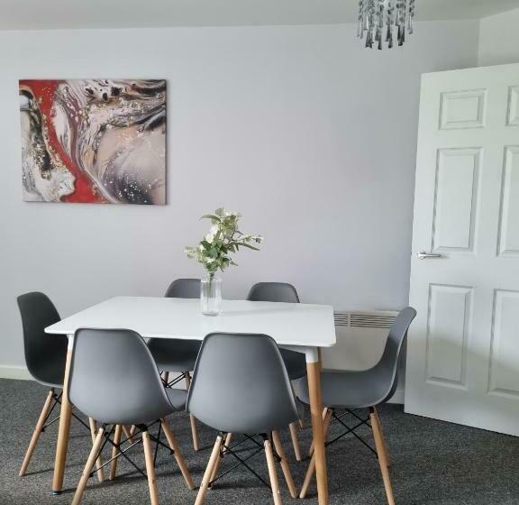 Spacious City Centre Apartment