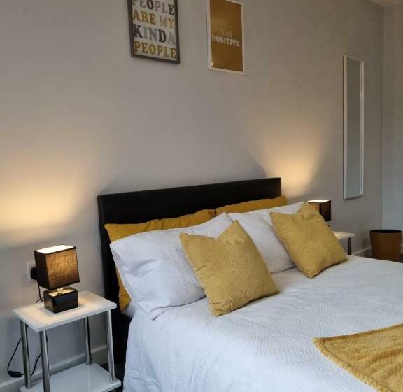 Spacious City Centre Apartment