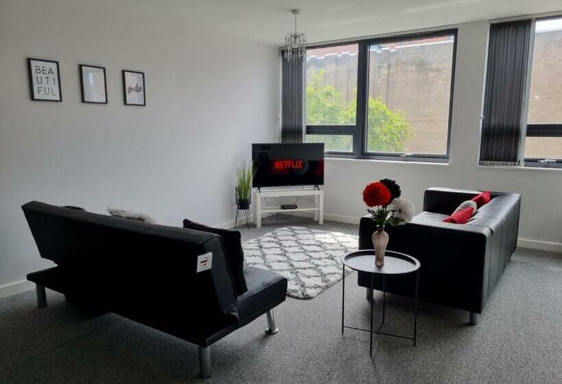 Spacious City Centre Apartment