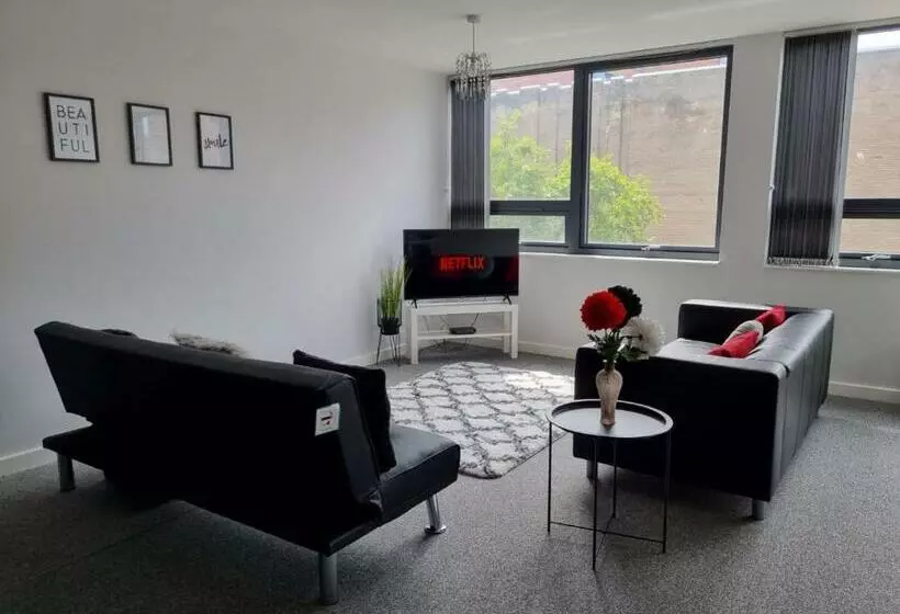 Spacious City Centre Apartment