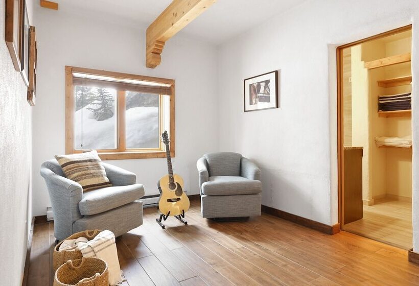 Treehouse By Avantstay Secluded Mountain Cabin W Views Hot Tub Treehouse