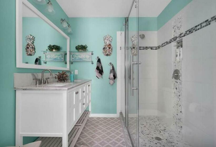 Tropical Beach Bungalow With Private Heated Pool