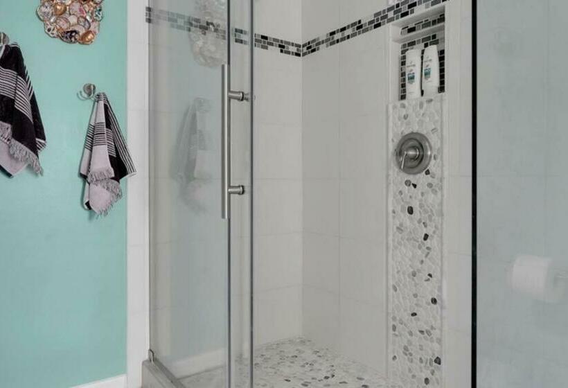 Tropical Beach Bungalow With Private Heated Pool