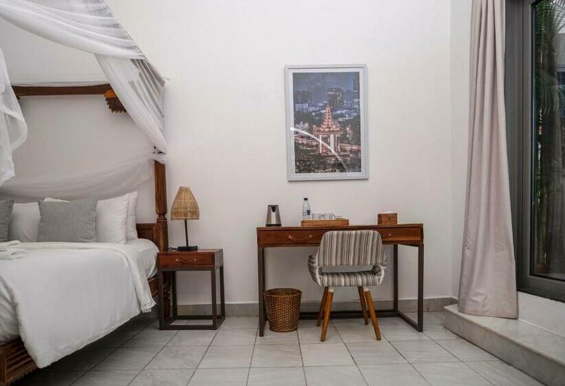 בית מלון כפרי Jungle Addition