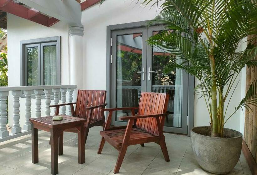 בית מלון כפרי Jungle Addition