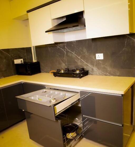 فندق Lime Tree Luxury Studio   Service Apartment Near Artemis Hospital ,gurgaon