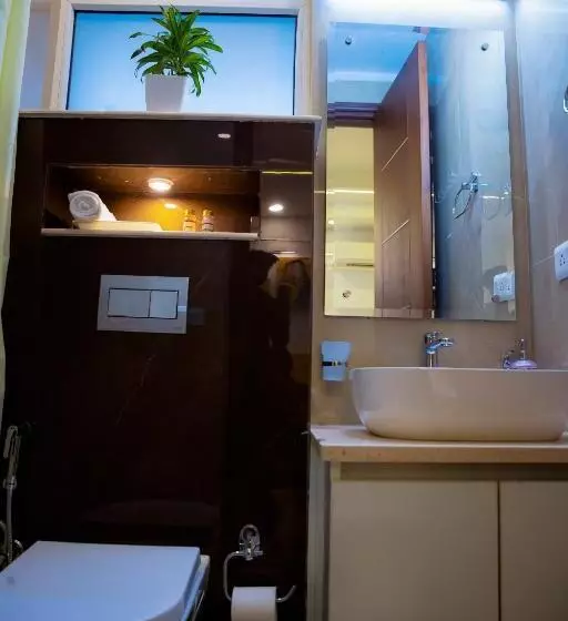 ホテル Lime Tree Luxury Studio   Service Apartment Near Artemis Hospital ,gurgaon