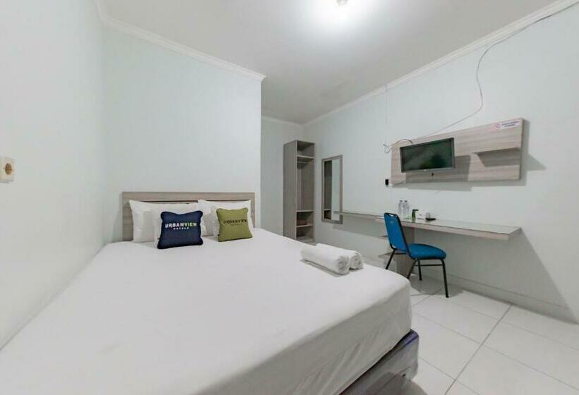 Urbanview Hotel Sunday Cirebon By Reddoorz
