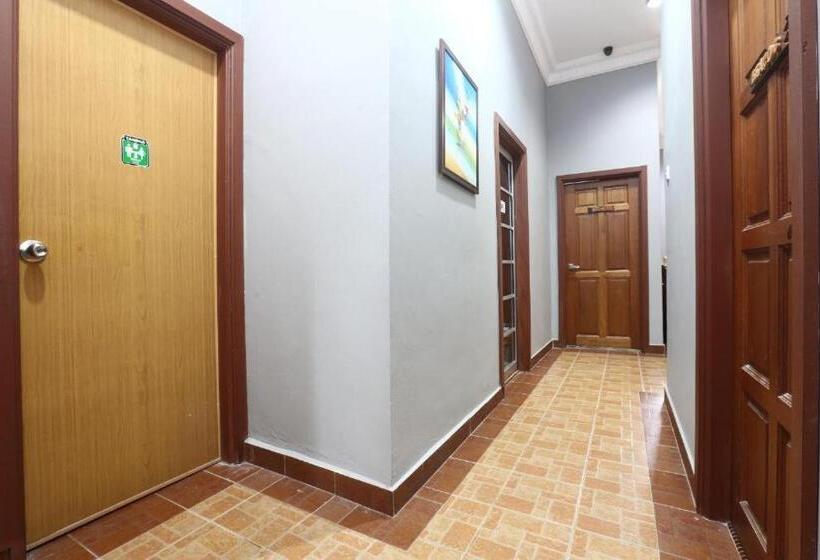 פנסיון Villa Sri Mayang