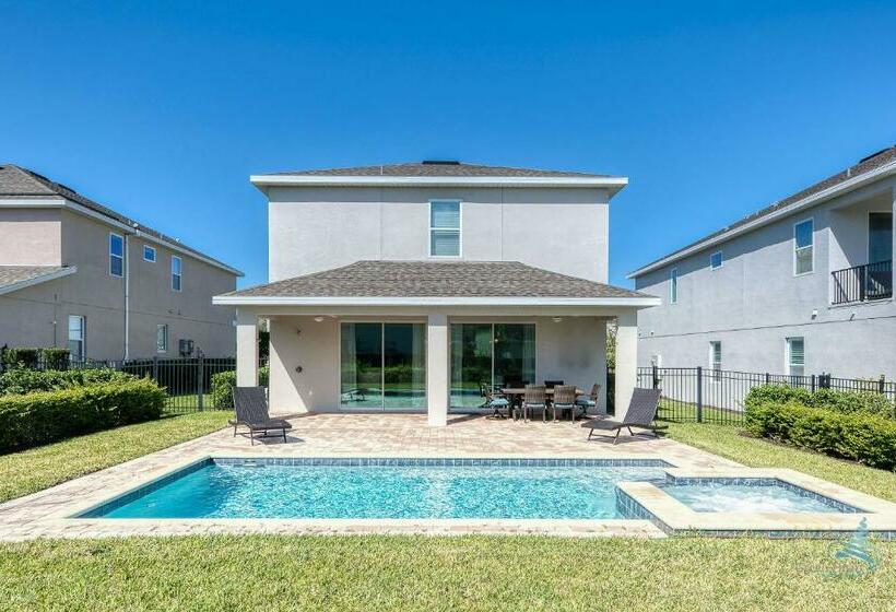 Stylish Private Pool & Spa Home , Disney 9 Mi Away