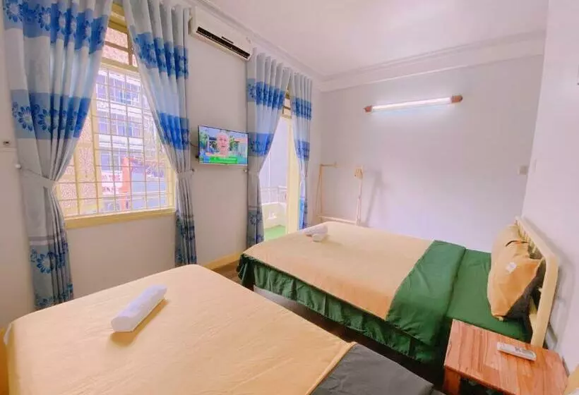 تختخواب و صبحانه Happy House Homestay