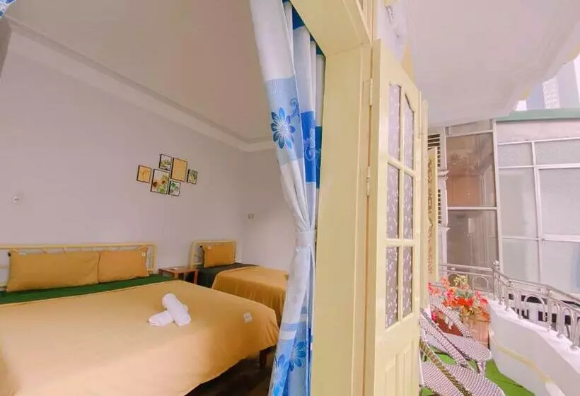 تختخواب و صبحانه Happy House Homestay