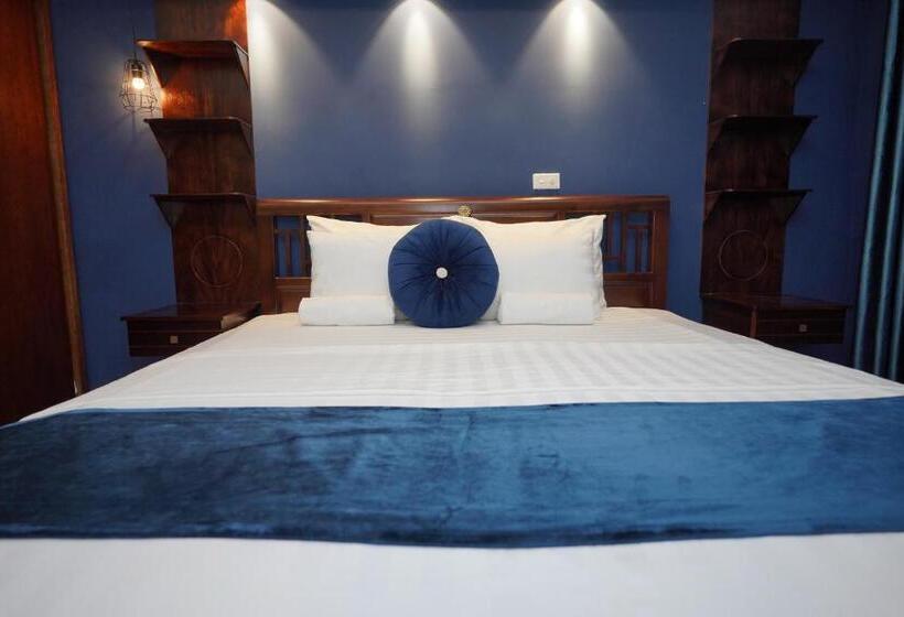 Hotel Hanoi Capital Premium