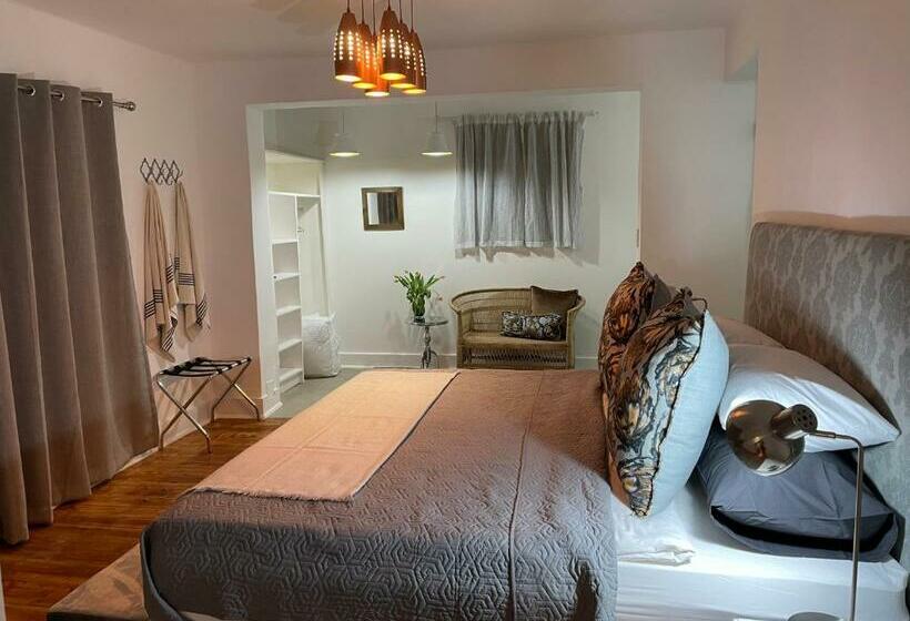 پانسیون Spacious, Light Filled Bnb On 4th