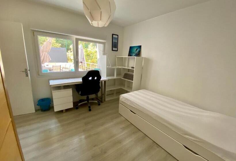 Bas De Villa Avec Piscine, 5km De La Plage