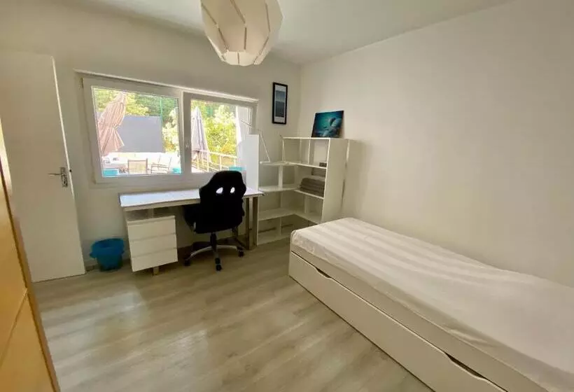 Bas De Villa Avec Piscine, 5km De La Plage