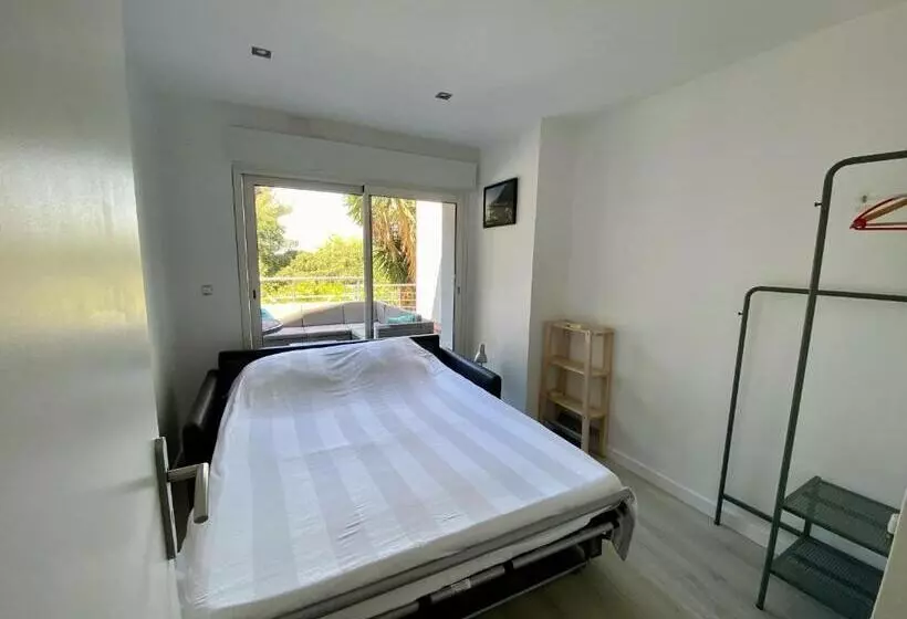 Bas De Villa Avec Piscine, 5km De La Plage