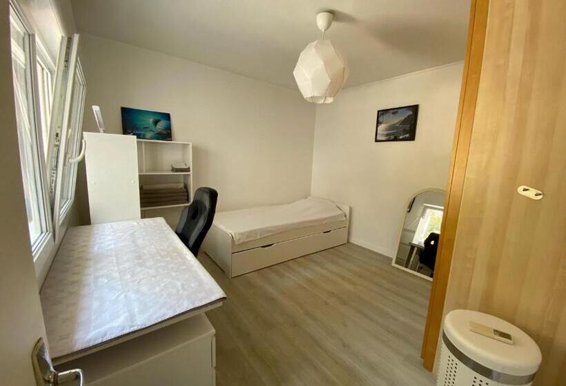 Bas De Villa Avec Piscine, 5km De La Plage