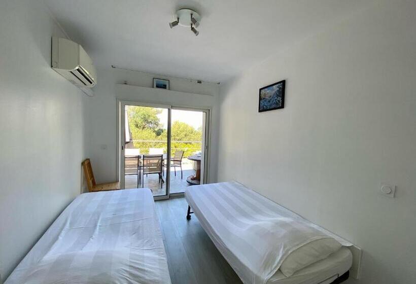 Bas De Villa Avec Piscine, 5km De La Plage