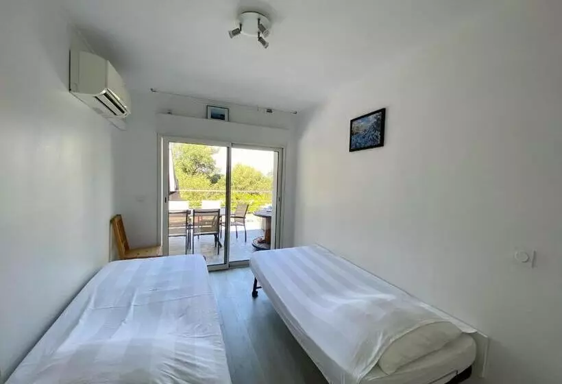 Bas De Villa Avec Piscine, 5km De La Plage