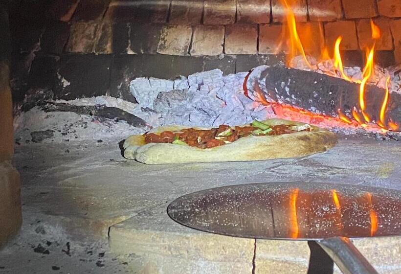 Bas De Villa Avec Piscine, 5km De La Plage