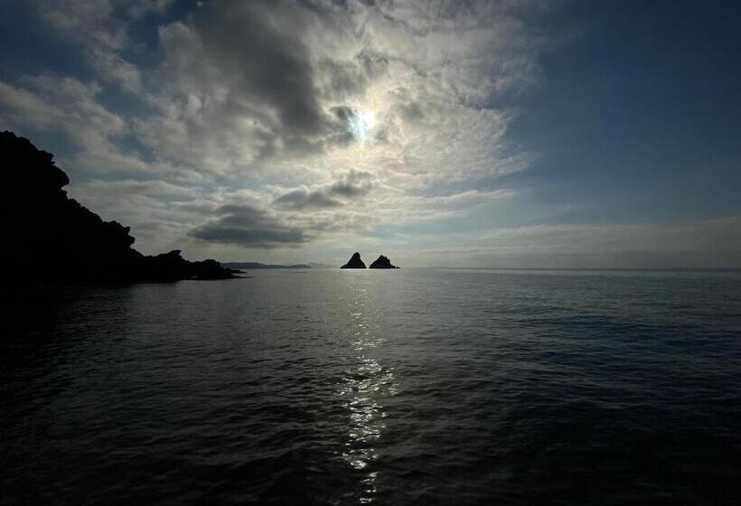 Bas De Villa Avec Piscine, 5km De La Plage