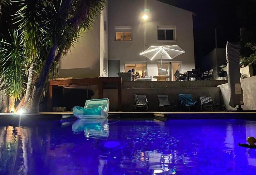 Bas De Villa Avec Piscine, 5km De La Plage