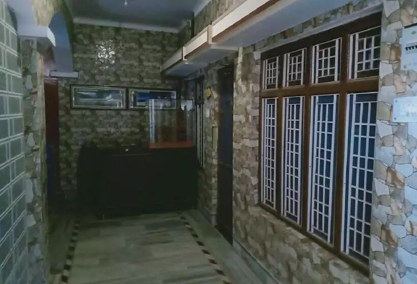 Aamiaismajoitus (B&B) Devbhoomi By Stayapart