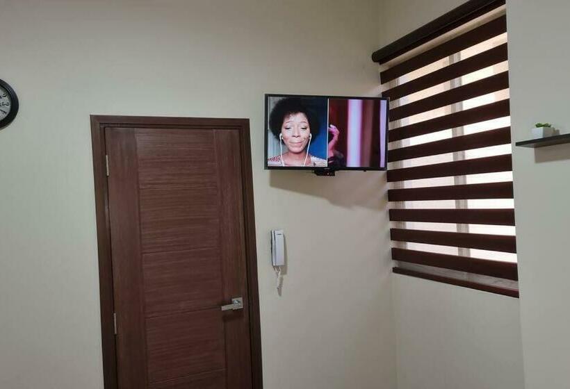 Descansa O Trabaja En Un Acogedor Estudio En Cbba