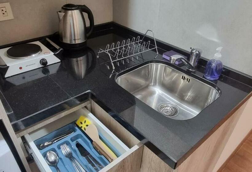 Descansa O Trabaja En Un Acogedor Estudio En Cbba