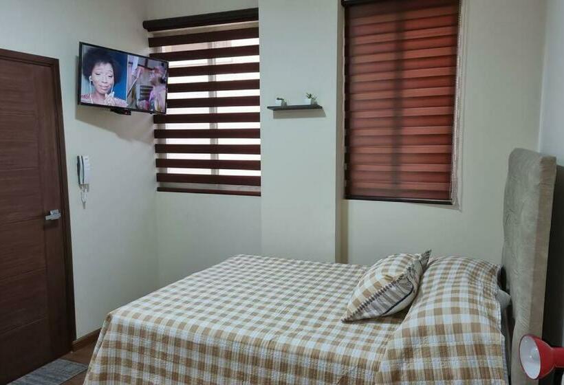 Descansa O Trabaja En Un Acogedor Estudio En Cbba