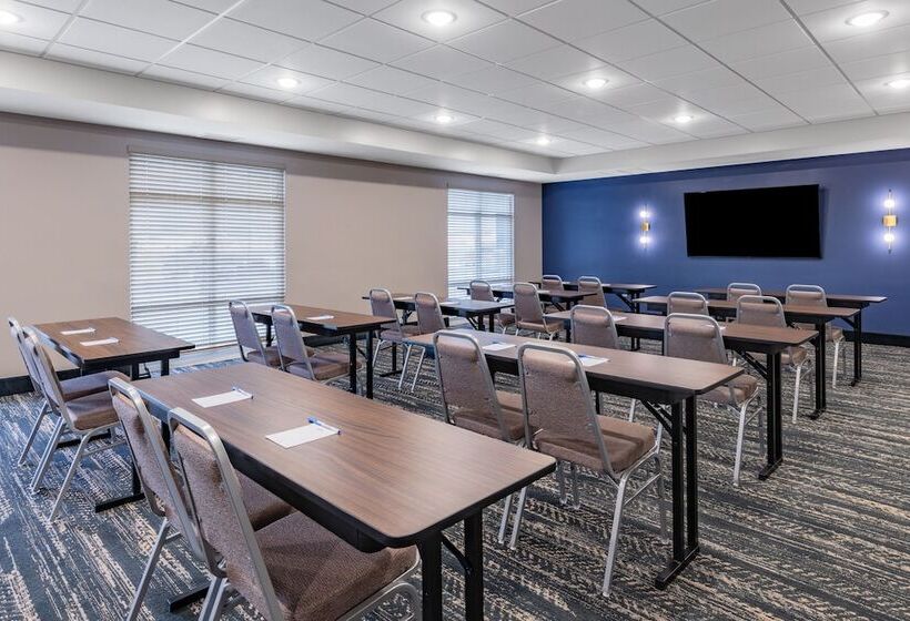 هتل Americinn By Wyndham International Falls