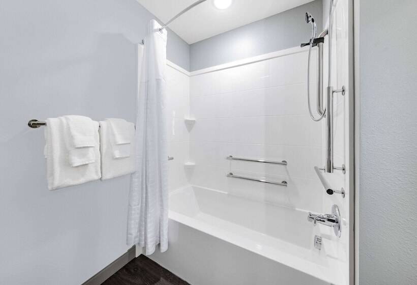 هتل Americinn By Wyndham International Falls