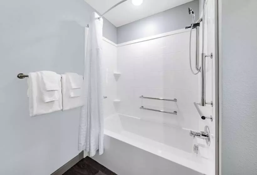 Hotelli Americinn By Wyndham International Falls