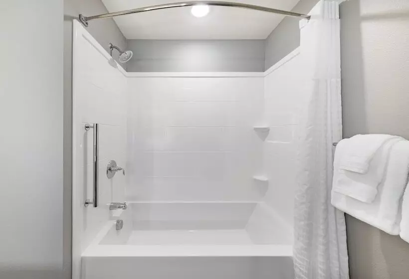 Hotelli Americinn By Wyndham International Falls