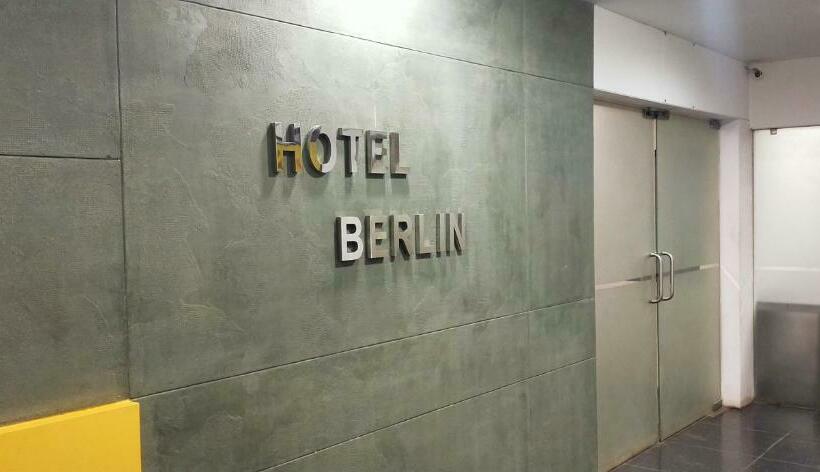 בית מלון כפרי The Berlin