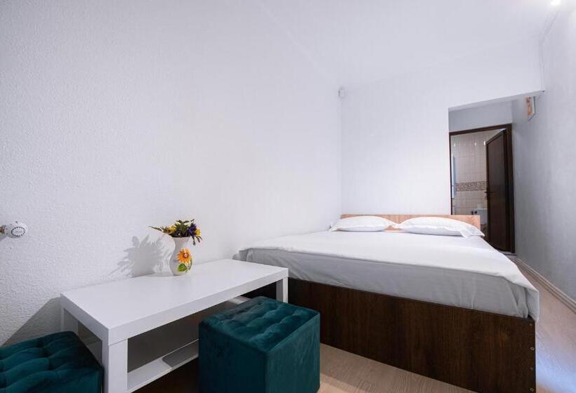 بنسيون Brateș Greaca