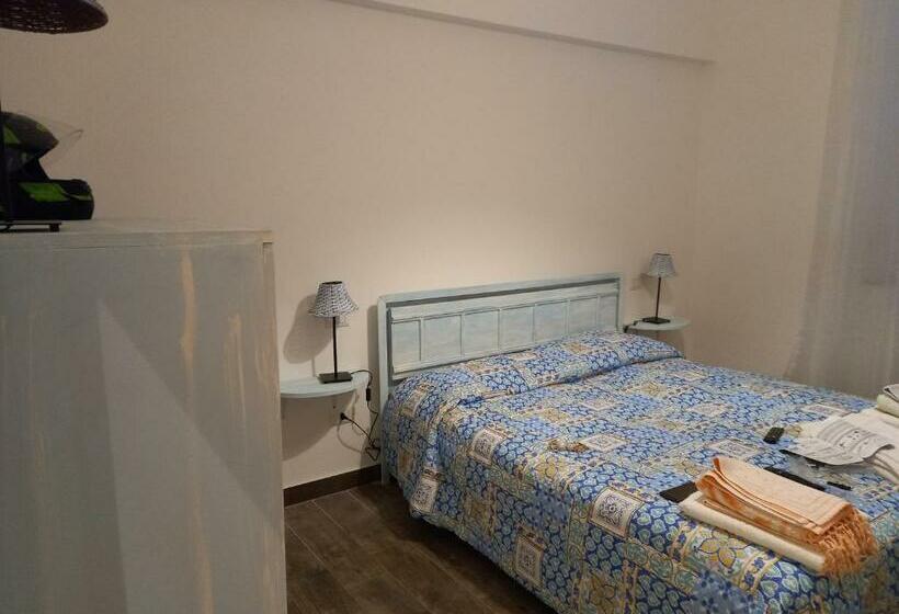 Pension (Hôtel basse catégorie) Dormireincentro