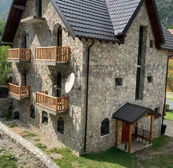 ペンション Stone House Valbone