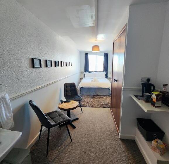 پانسیون Styles & White Stays   Central Newquay