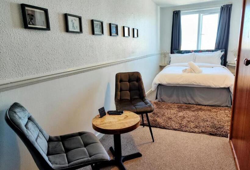 پانسیون Styles & White Stays   Central Newquay