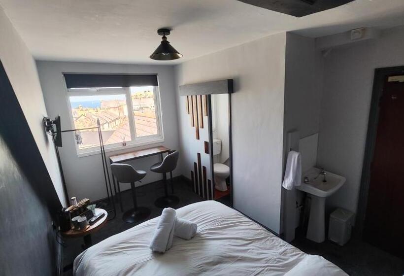 پانسیون Styles & White Stays   Central Newquay